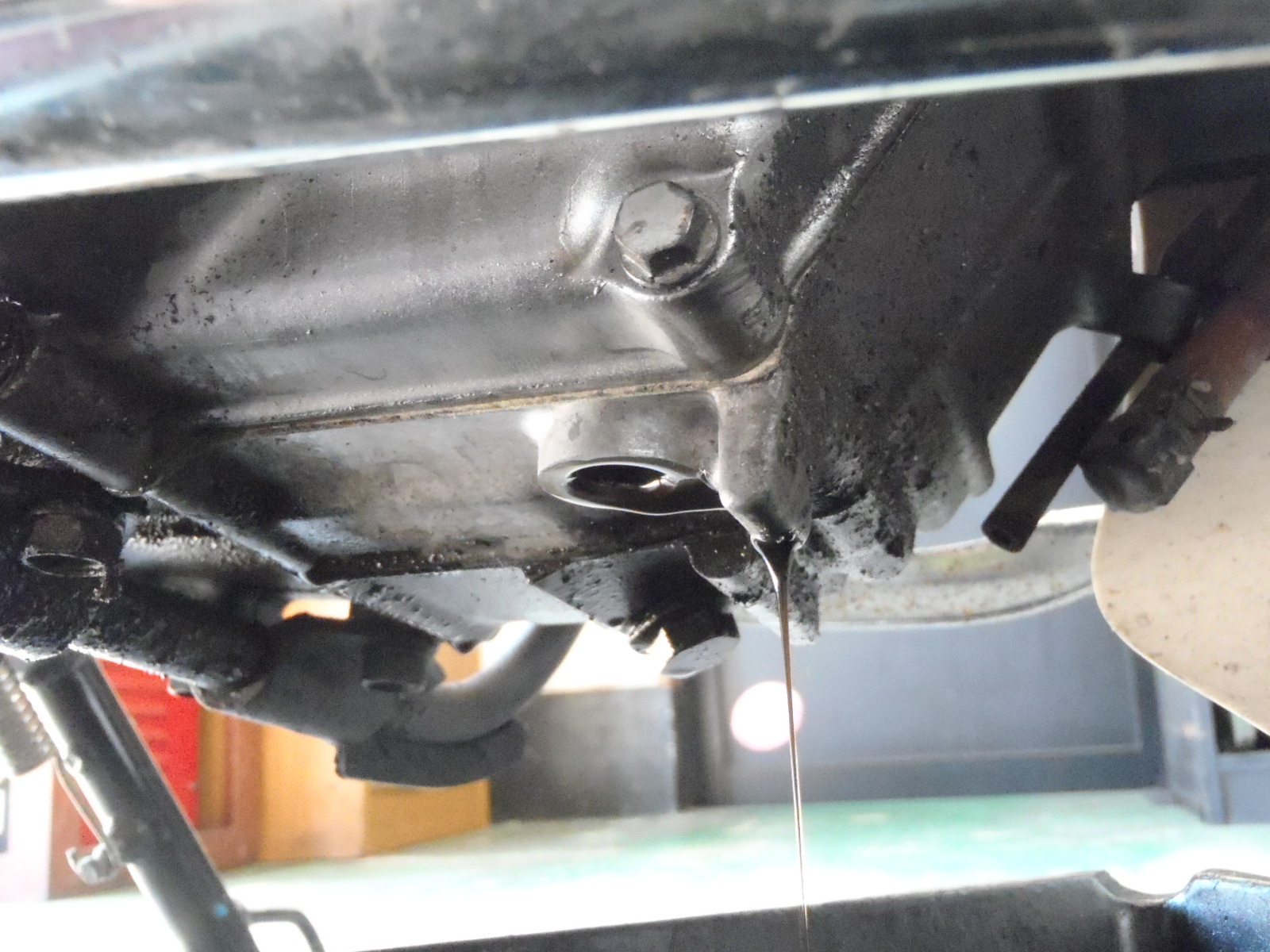 カブ系エンジン モンキー ゴリラのオイル漏れの原因とは 確認方法と修理法 カワサキオート